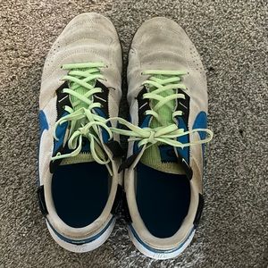 NIKE Street Gato indoor shoes (men’s: 9)